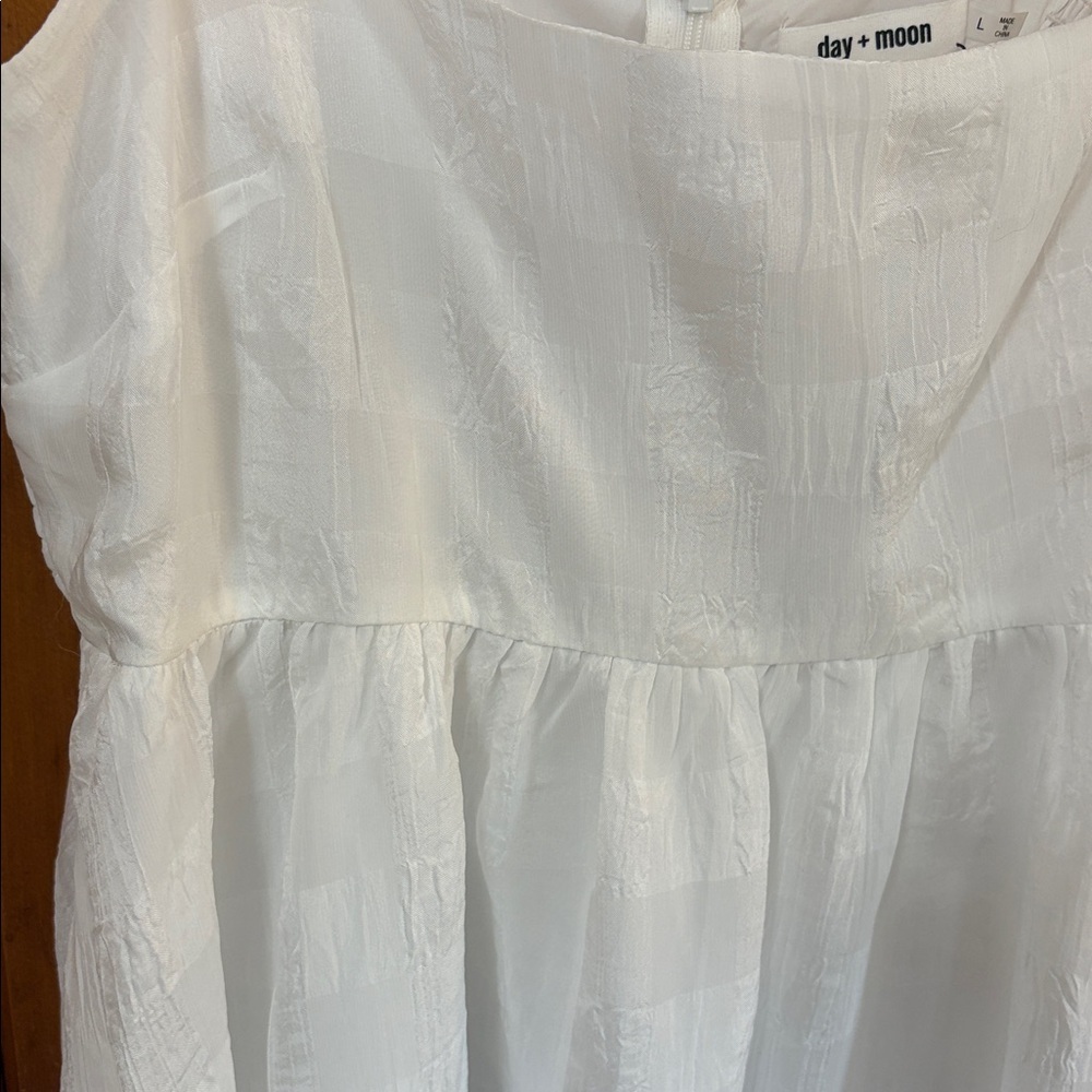 NWT! Day + Moon Elegant White Mini Dress with Sheer Bow Straps - Size Large - Picture 4 of 9